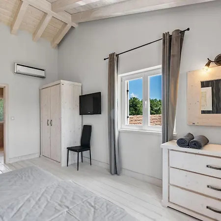 Monet By Interhome Butkovici (Istria)
